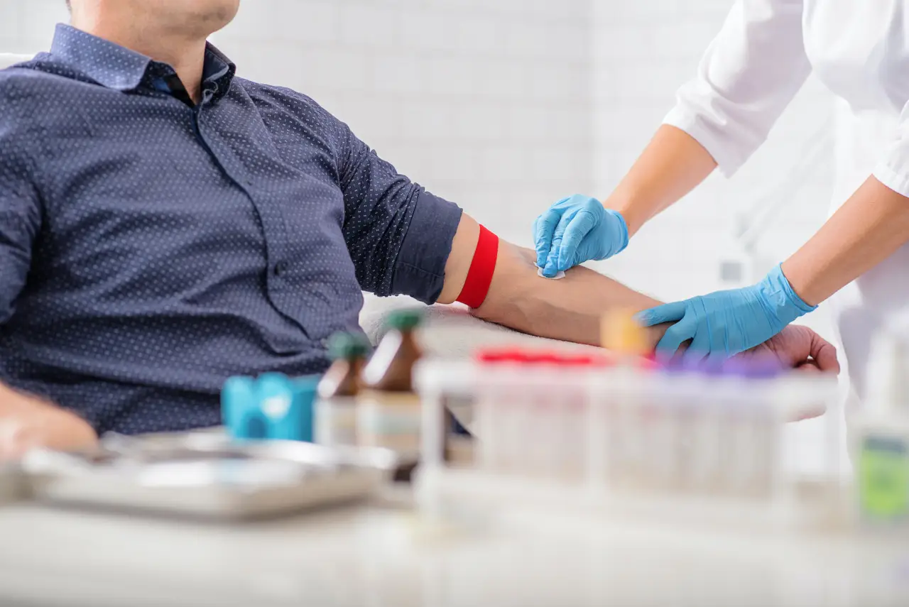Quanto costa fare gli esami del sangue di routine: ecco le cifre reali